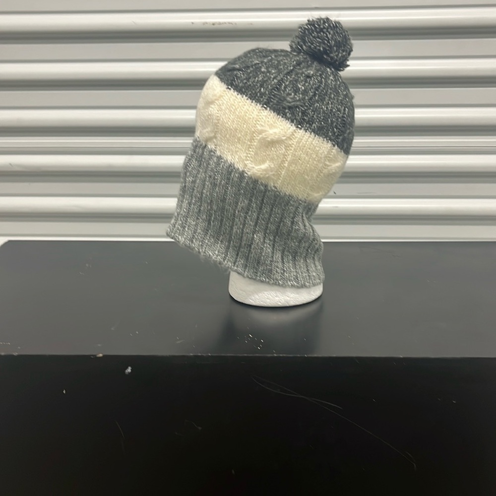 Roxy skullcap